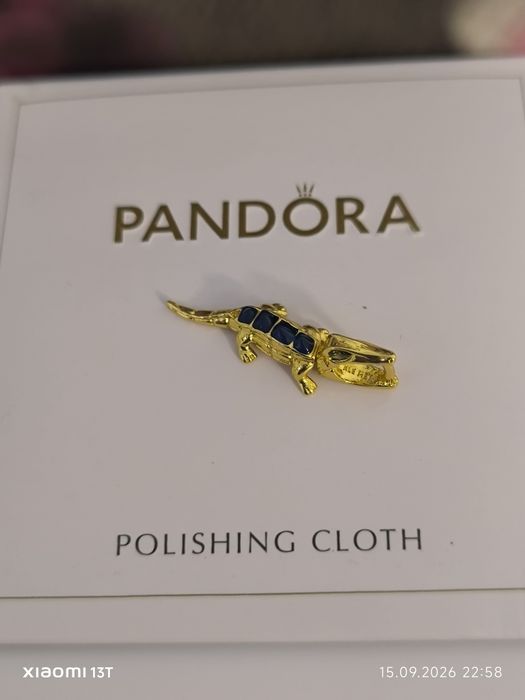 Charm Pandora crocodil