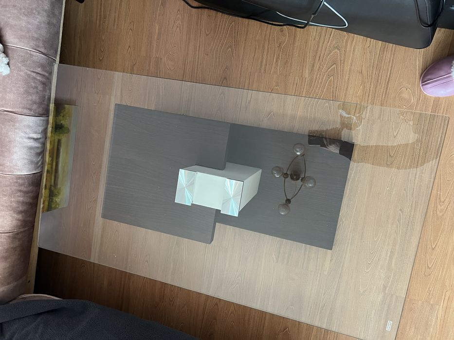 Маса холна 59/110/42 стъклен плот