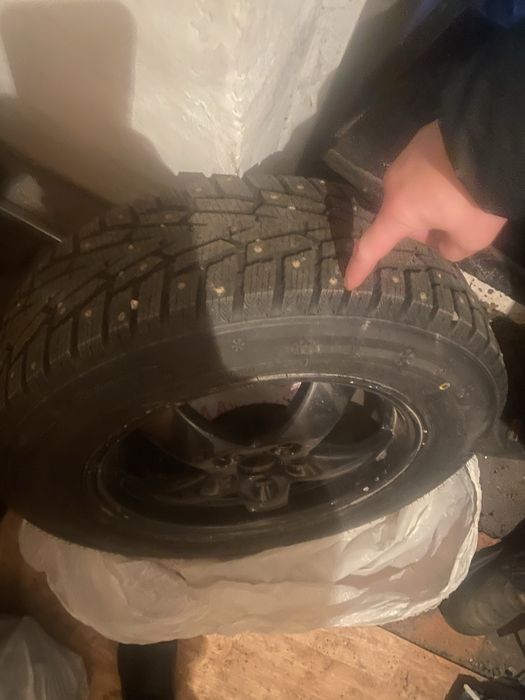 Диски с резиной.