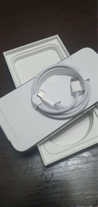 Продам Iphone 15 pro