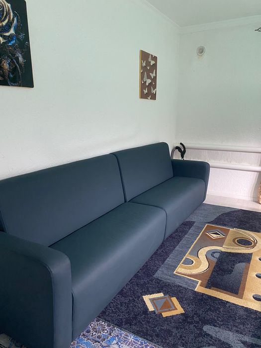 Продается диван синий