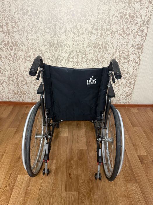 инвалидная коляска