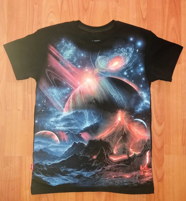 Футболка детская со светящимся принтом новая - 3 000 тенге