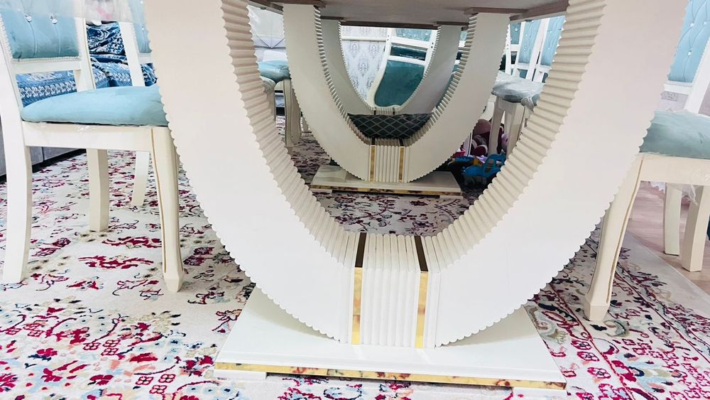 Продаётся стол с стульями 16 стульев,б/у