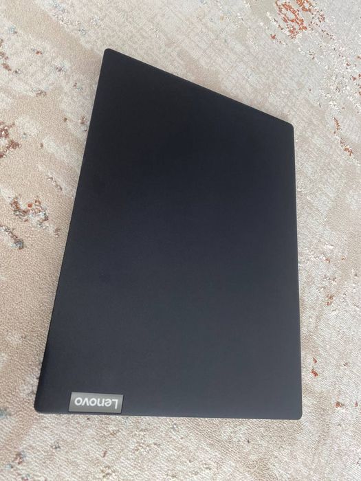 Ноутбук Lenovo .