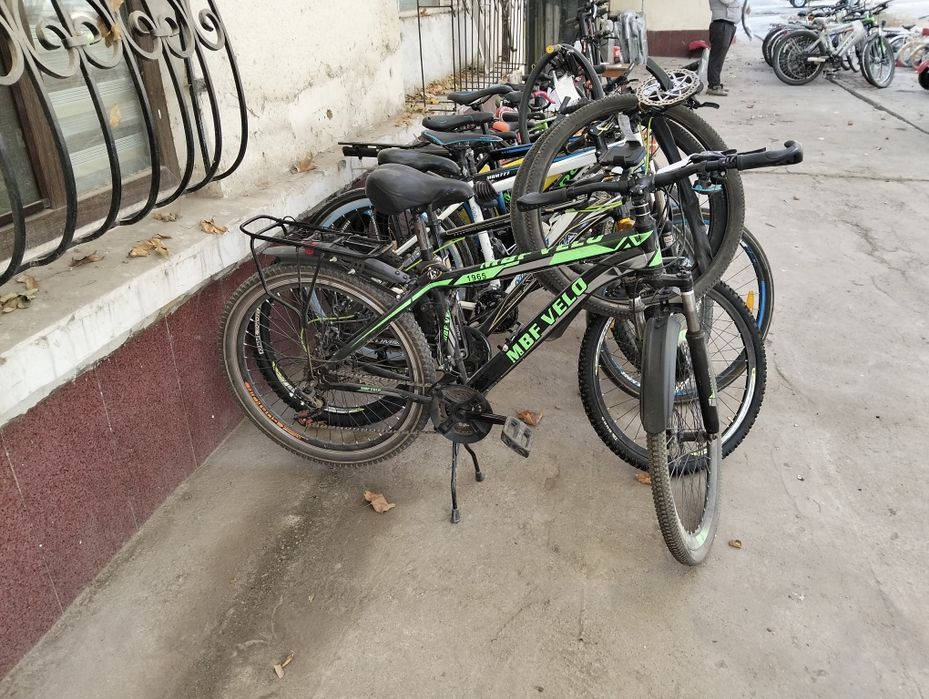 Велосипед нормально всё стоит