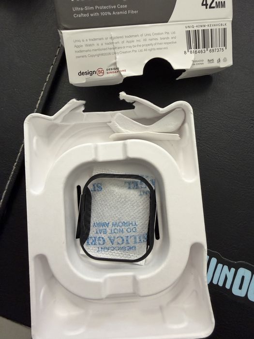 Carcasa UNIQ Keva Verge compatibila cu Apple Watch 10 / 11 42mm, Negru