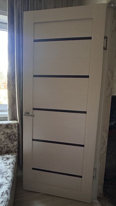 Межкомнатная дверь белая