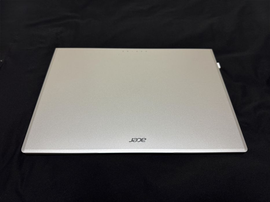 Ноутбук acer (пользовался месяц) почти новый)