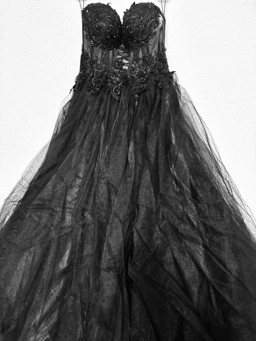 Бална рокля .Използвана.Регулира се  с връзки