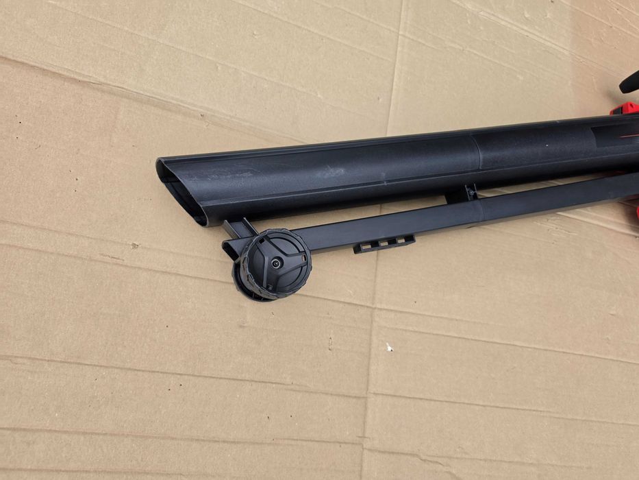 Suflanta de frunze pe acumulator Einhell VENTURRO 18/210