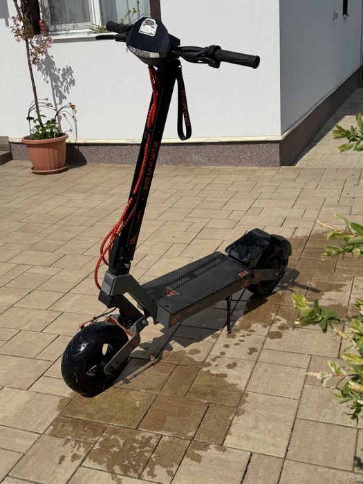 Vand trotineta electrica kukirin g4 (2025) stare impecabila