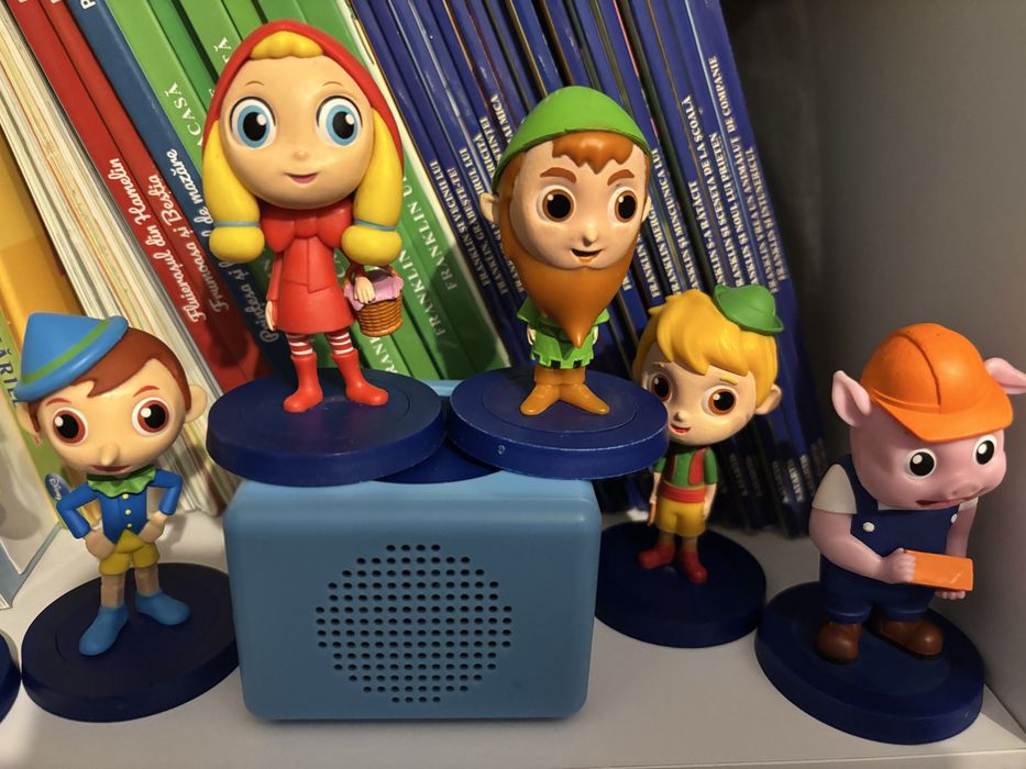 Boxa audio litera si 6 figurine