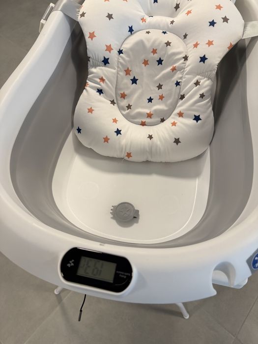 Cadă pliabilă cu suport înalt