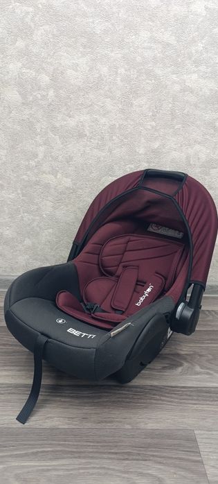 Продам автокресло фирмы Betti 0+