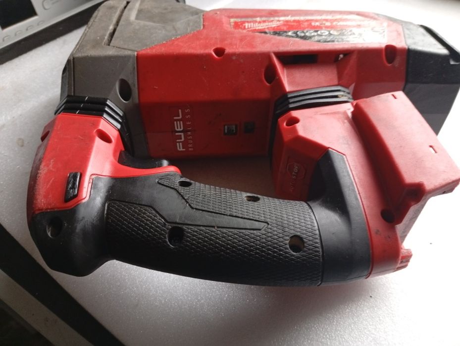 Rotopercutor milwauke 18 v cu defect