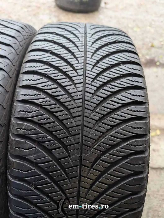 SET 2 Anvelope All Season 215/55 R17 GOODYEAR Vector ras