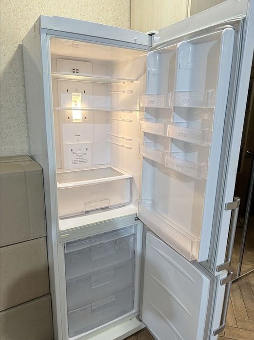 Продам холодильник LG