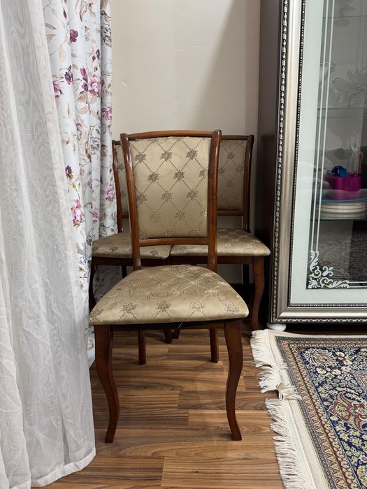 Продам стулья в гостиную