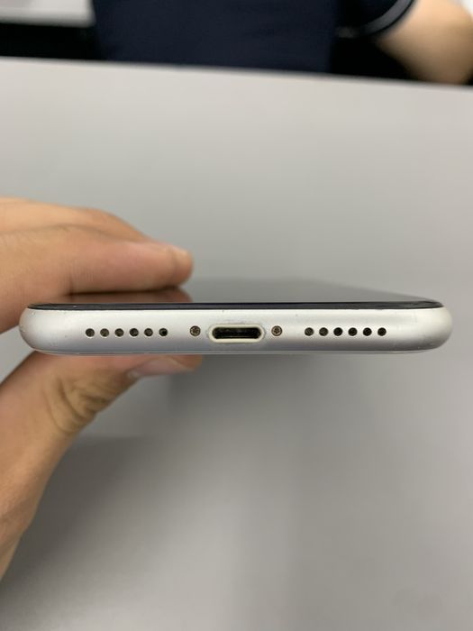 iphone 11  сотилади