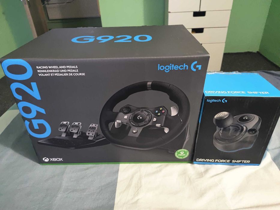 Volan Logitech G920 + Pedale + Schimbător de Viteze Logitech (utilizat, dar BINE ÎNTREȚINUT)
