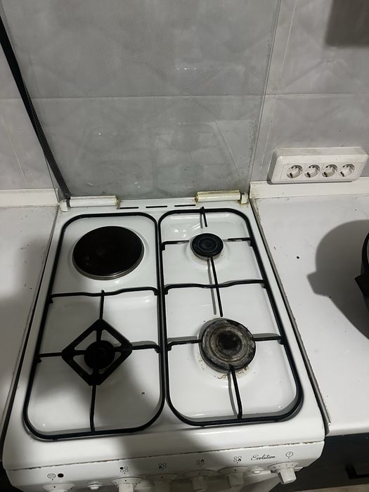 Продам газ плиту