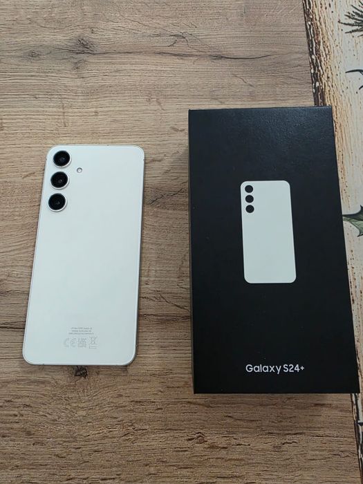 Samsung Galaxy S24 plus