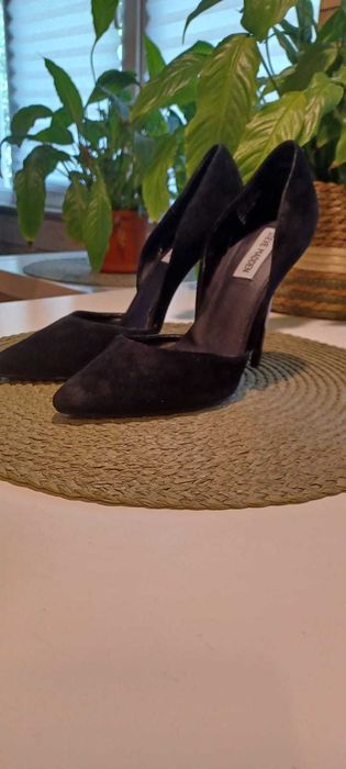 Steve Madden Pantofi negri stiletto de piele intoarsa - marimea 40