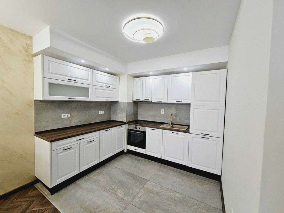 Дава се под наем Двустаен апартамент в Пловдив, Христо Смирненски - 80 кв.м за 662.49 € - Снимка #1