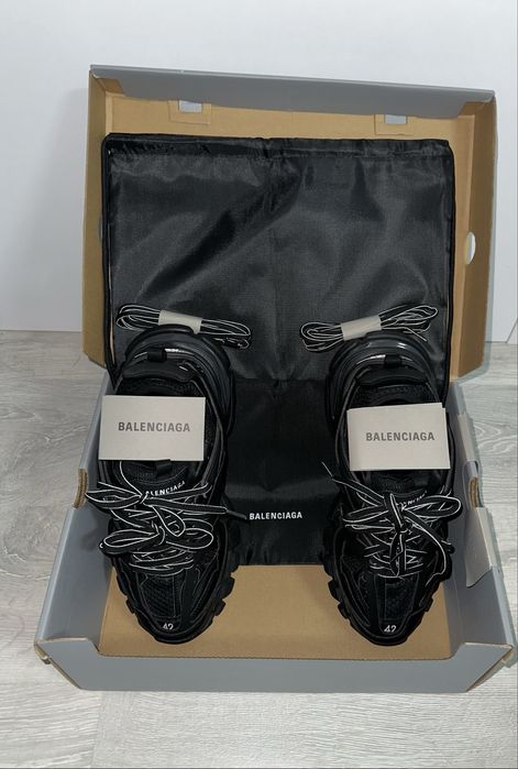 Balenciaga track