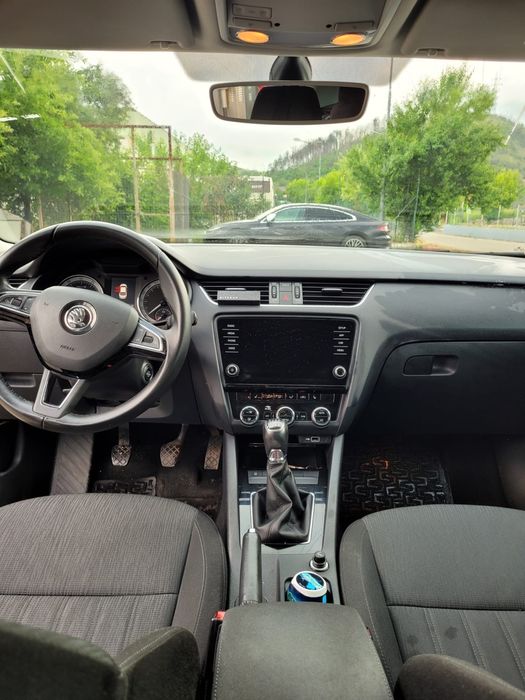 Vând Skoda Octavia