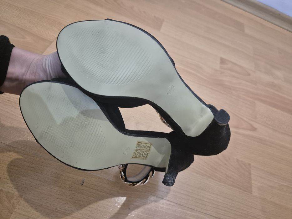 Дамски обувки на ток 37 номер.ново