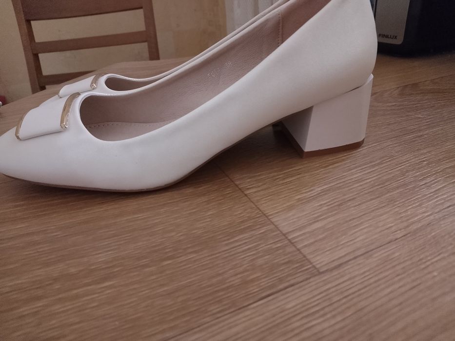 Дамски обувки номер 38