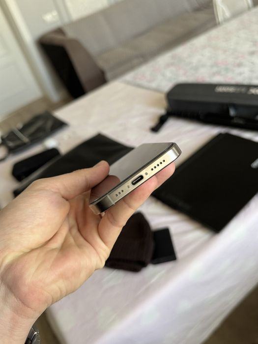 iPhone 16 pro 256 гб