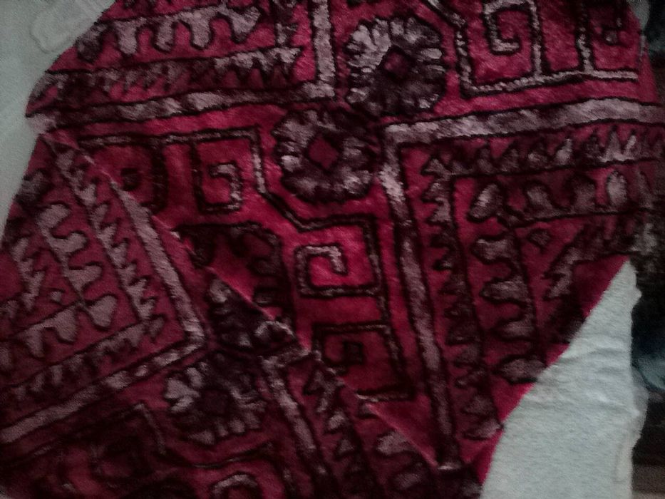 Вълнен килим 2,20/4,00 м. Пътека, шалте и подарък