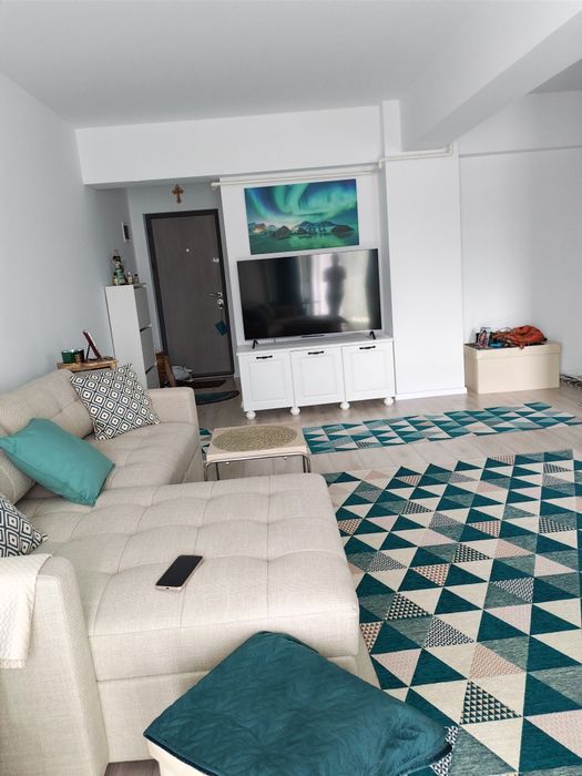 Vând apartament cu două camere