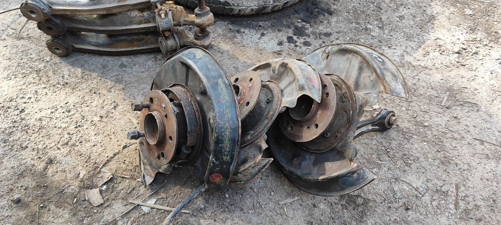 Запчасти на Мерседес 190