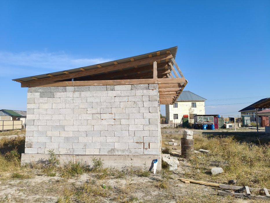 Продам недостроенную времянку размер 10x4