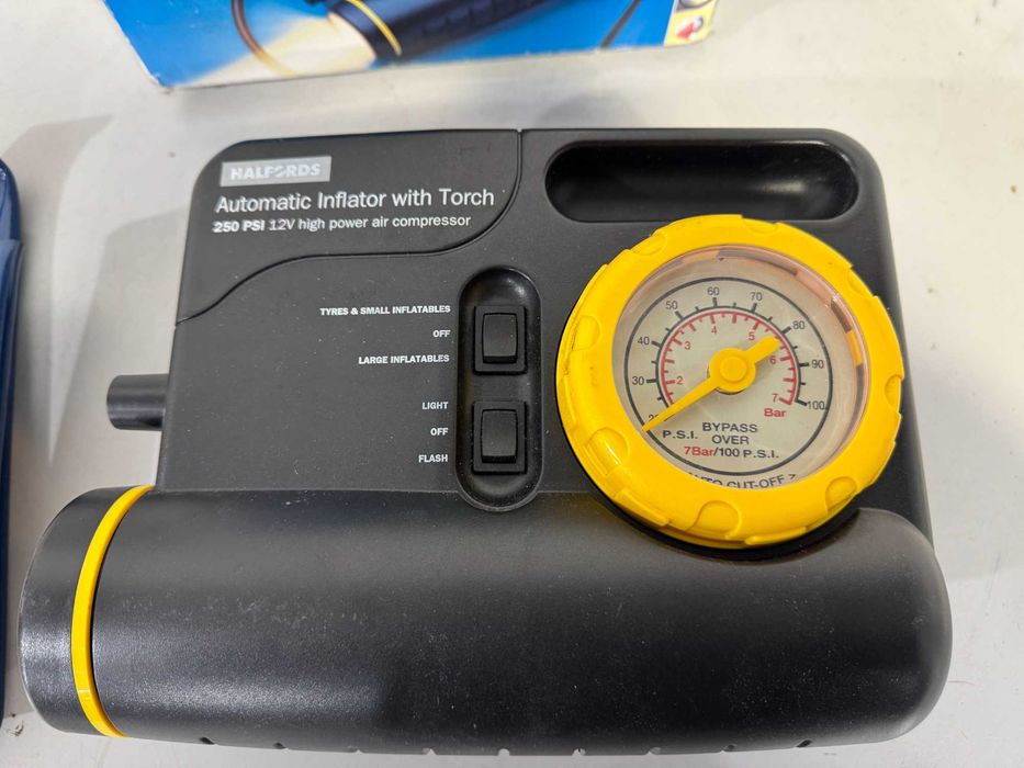 Компресор за гуми  - Halfords 12 V