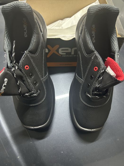 Чисто нови работни обувки !!!