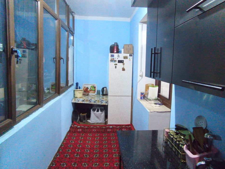 Sergili quruvchilar metro 12-bekat yonida 2xona 3etaj evro remont