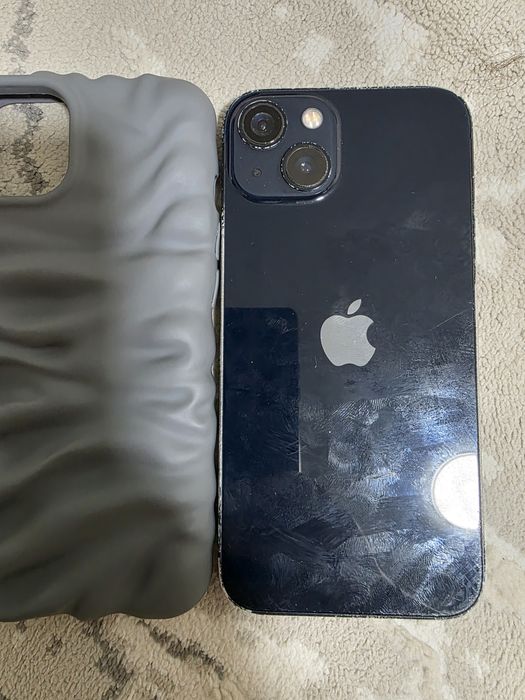 Iphone 13 памятт 128гб акб 64%