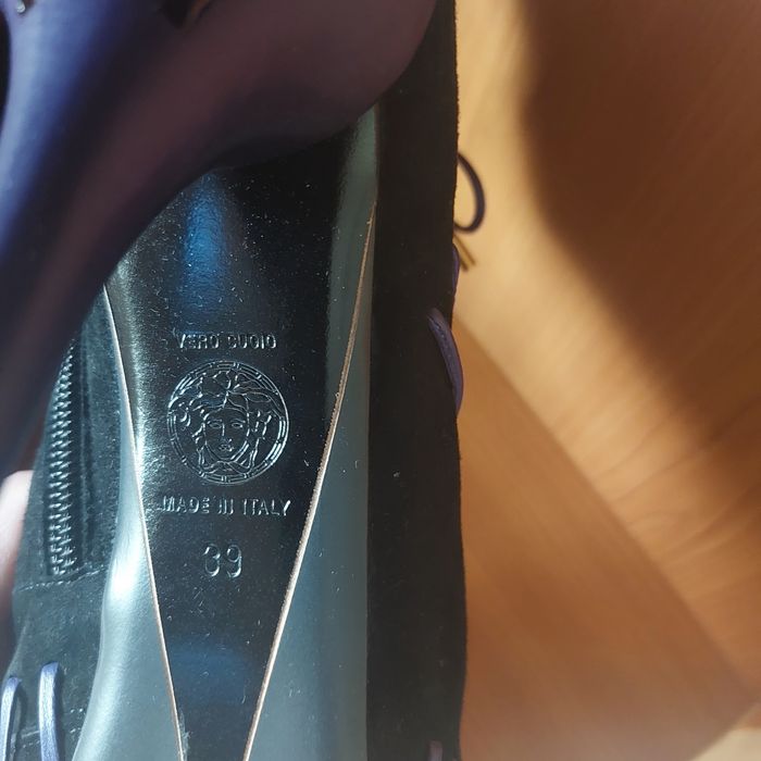 Обувки на ток  Versace