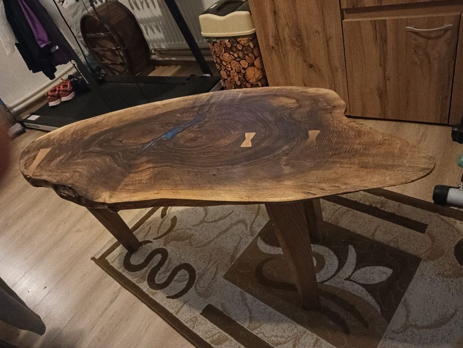 Măsuță de cafea din lemn de nuc