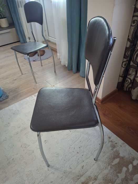 Продаются стулья кухонные