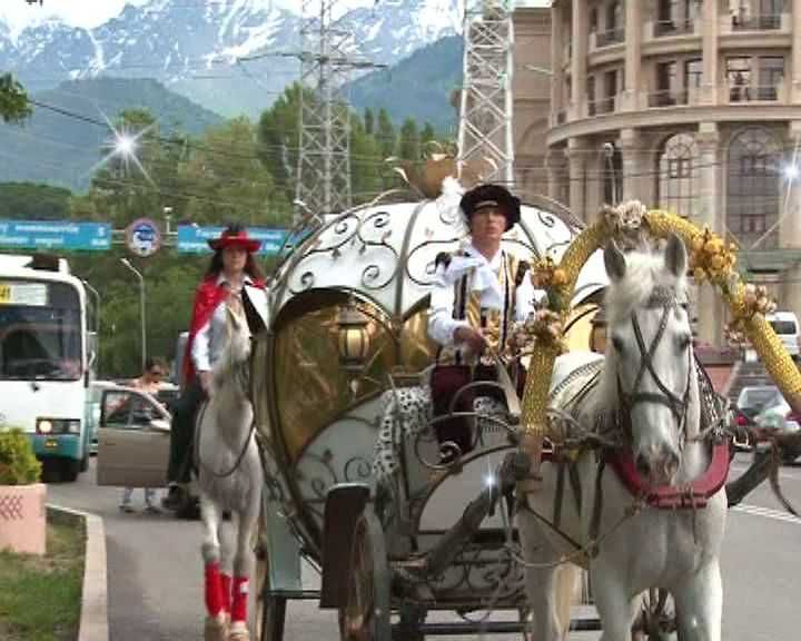 лошадь, конь, трон, сани, карета