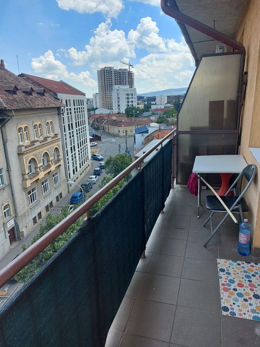 Vând apartament cu o cameră semicentral
