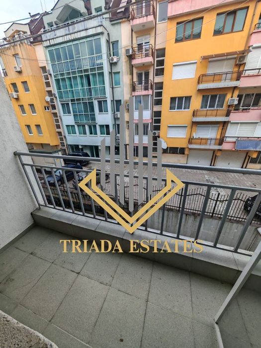 Дава се под наем Тристаен апартамент в Бургас, Център - 85 кв.м за 598.23 € - Снимка #8