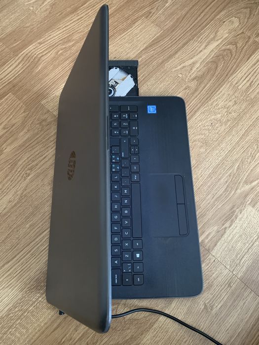 Laptop Hp slim display 15,6 led,500gb memorie,4gb ram functional cu in