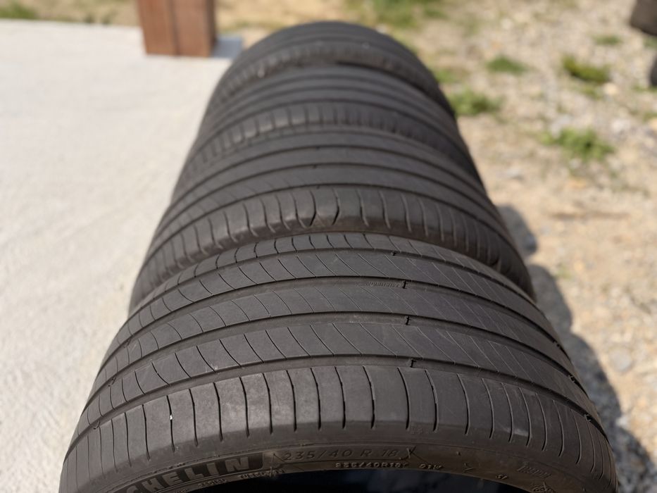 Летни гуми 235/40/18 ДОТ:21 MICHELIN